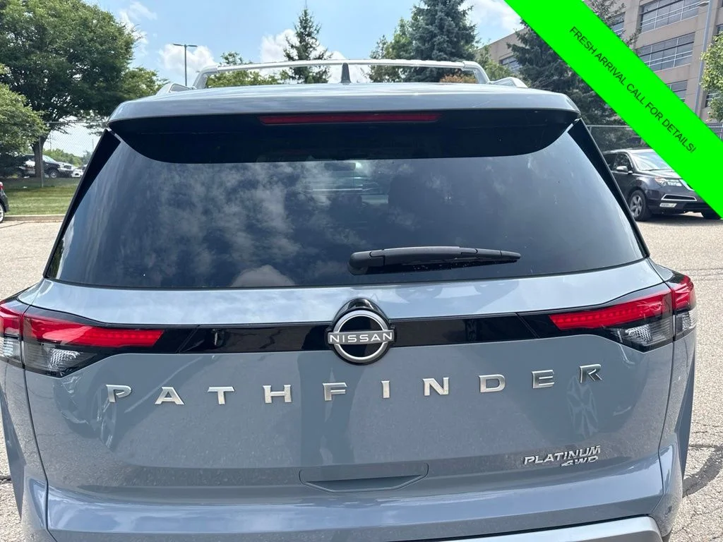 Used 2025 Boulder Gray Nissan Platinum image 10