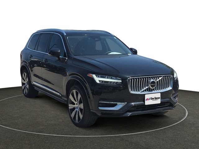Used 2023 Onyx Black Metallic Volvo Plus Bright Theme image 7