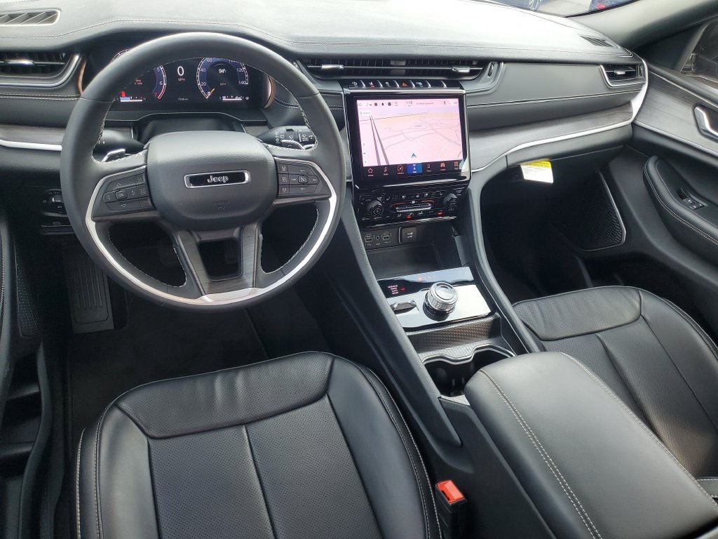 Used 2025 Gray Jeep Limited image 8