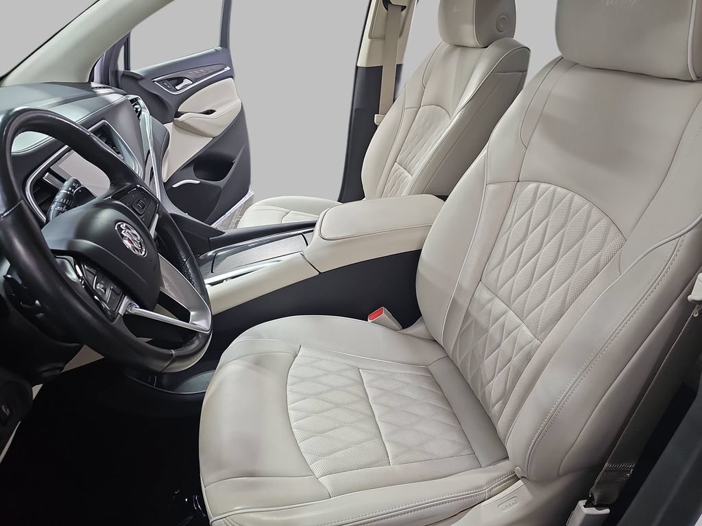 Used 2023 WHITE FROST TRICOAT Buick Avenir image 19