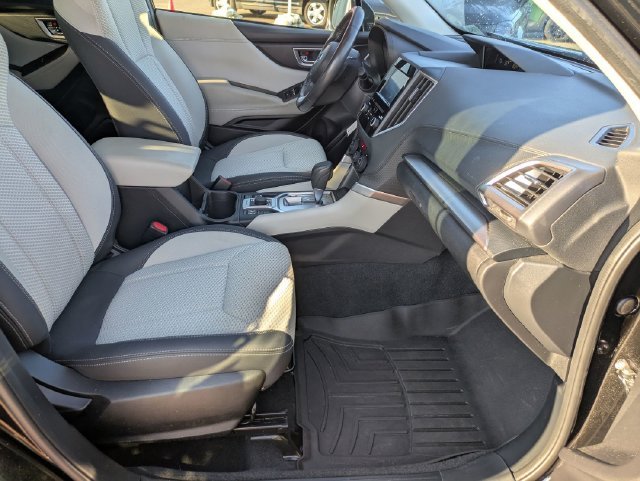 Used 2020 Black Subaru Premium image 30