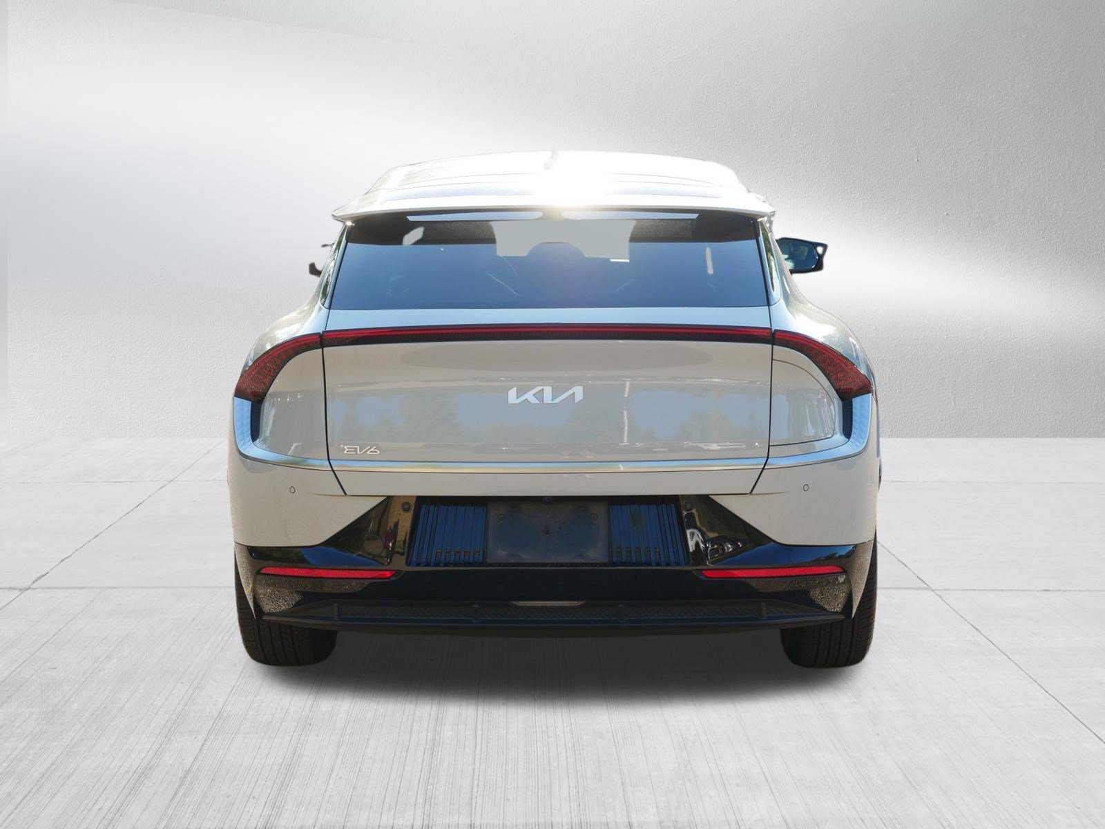 Certified Used 2023 Glacier Kia Wind image 6