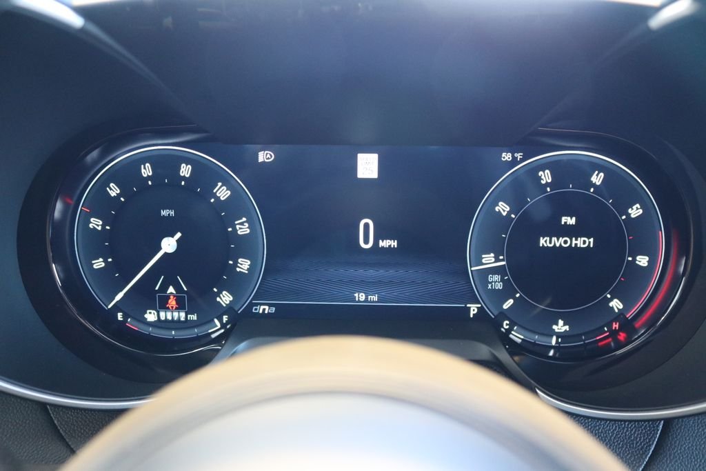 2025 Alfa Romeo Giulia Base - Photo 42