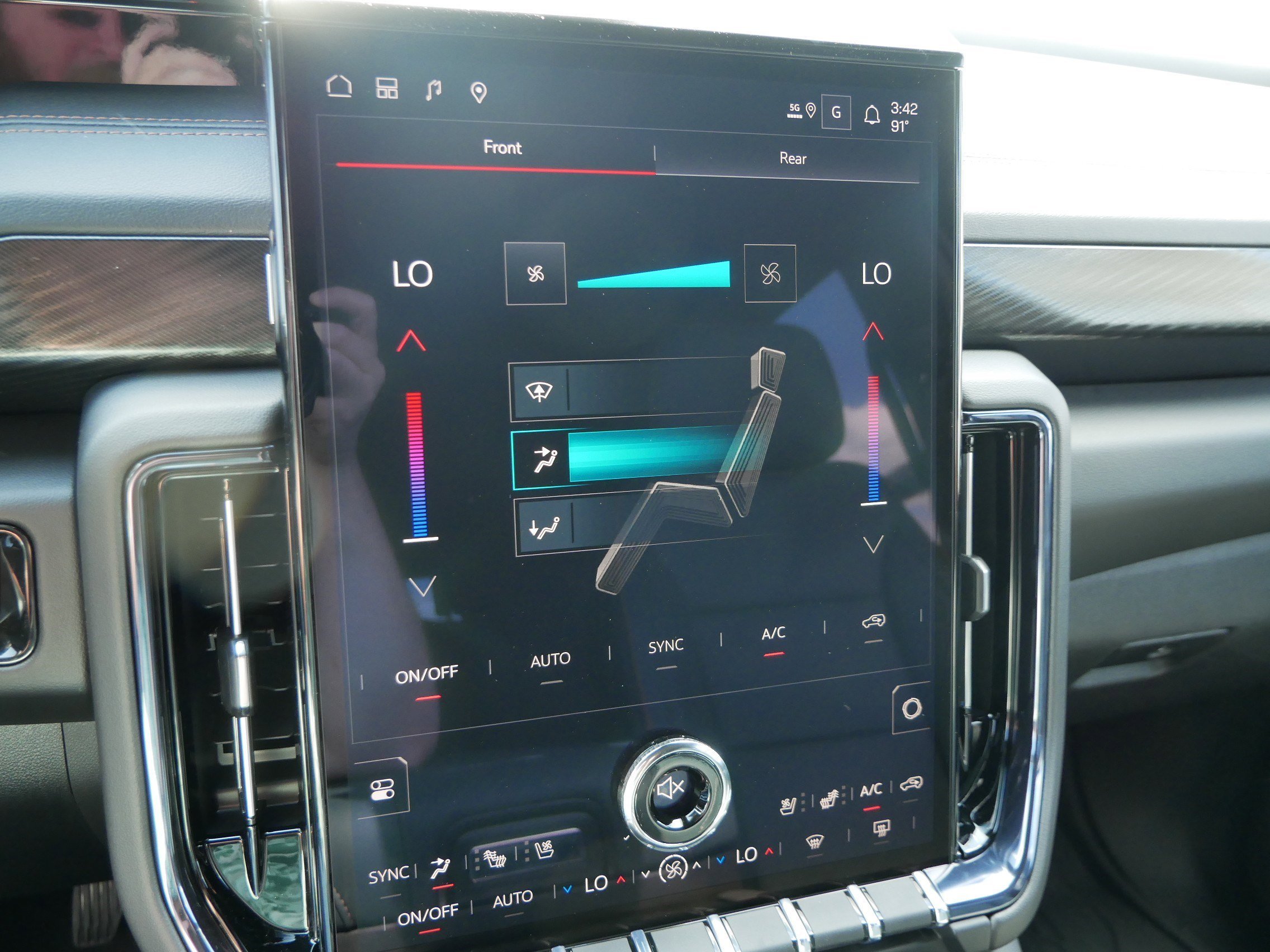 2026 GMC Yukon XL AT4 - Photo 8