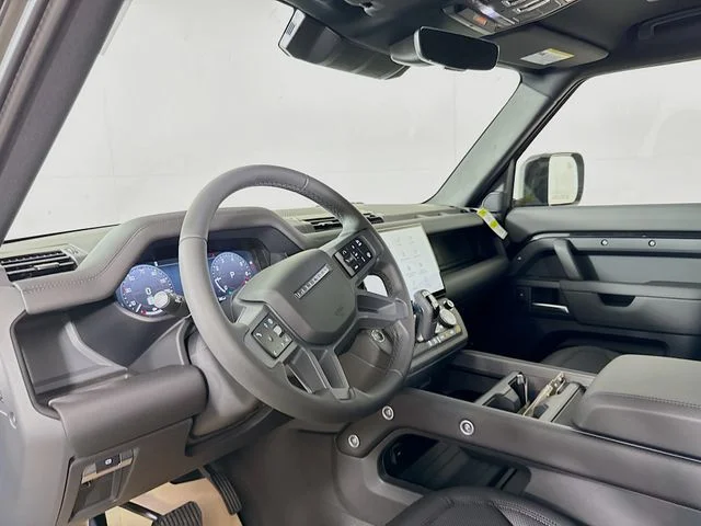 New 2026 Santorini Black Land Rover S image 9