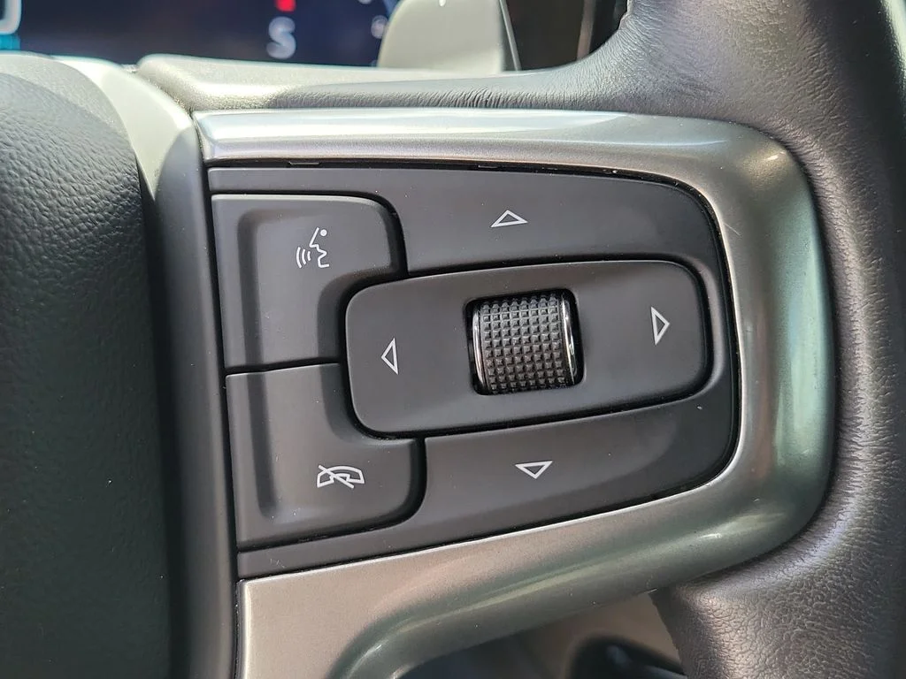 Used 2022 Black Chevrolet LTZ image 31