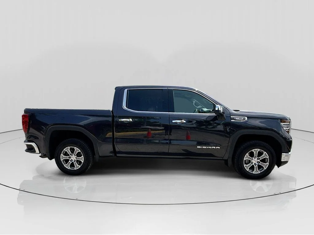 2024 GMC Sierra 1500 SLT - Photo 8