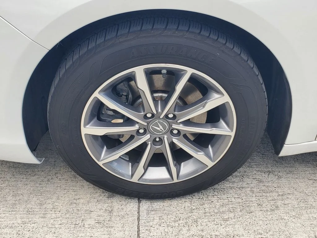 Used 2020 White Acura 2.4L image 4