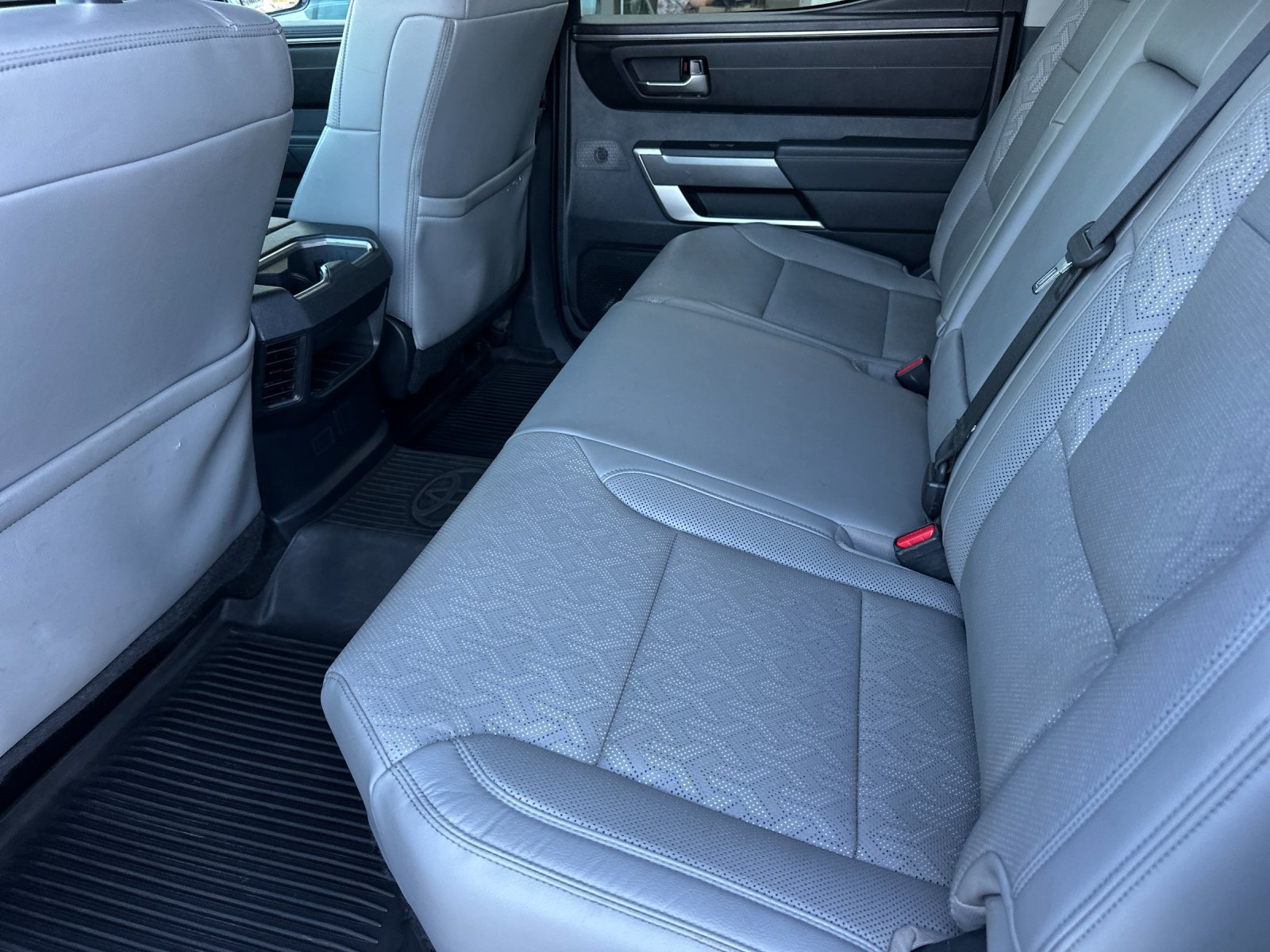 Used 2022 Midnight Black Metallic Toyota SR5 image 11