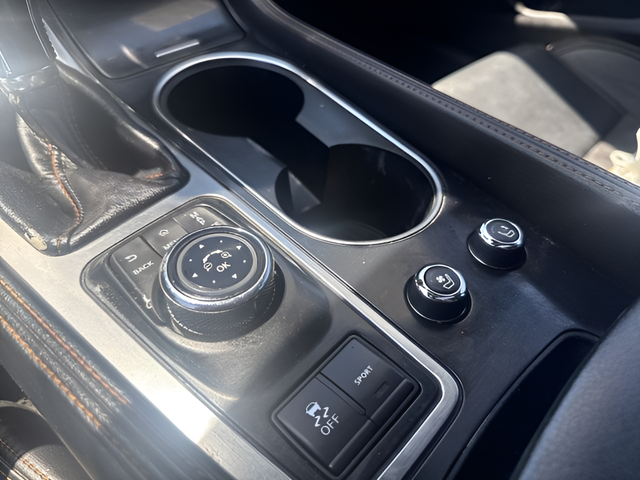 Used 2023 Black Nissan SR image 17