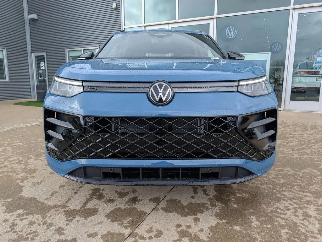 New 2026 Blue Volkswagen SE R-Line Black image 9