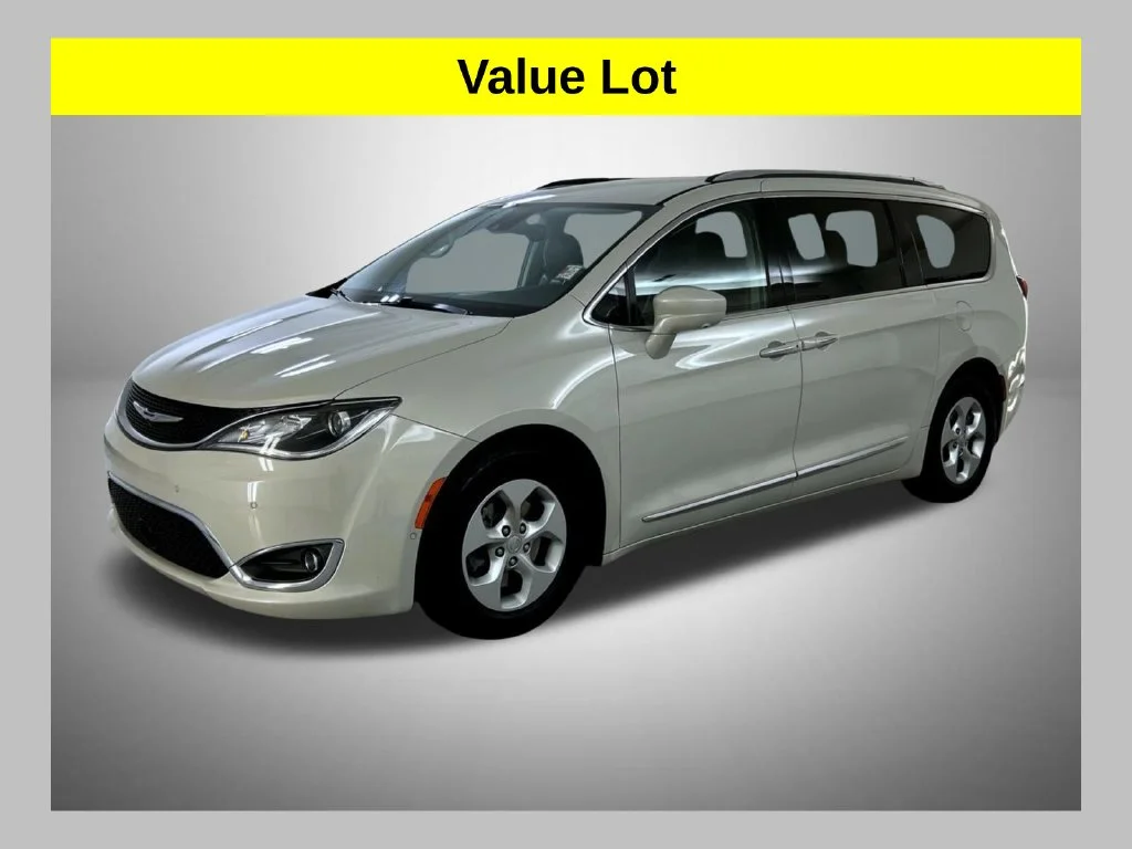 2017 Chrysler Pacifica Touring-L Plus