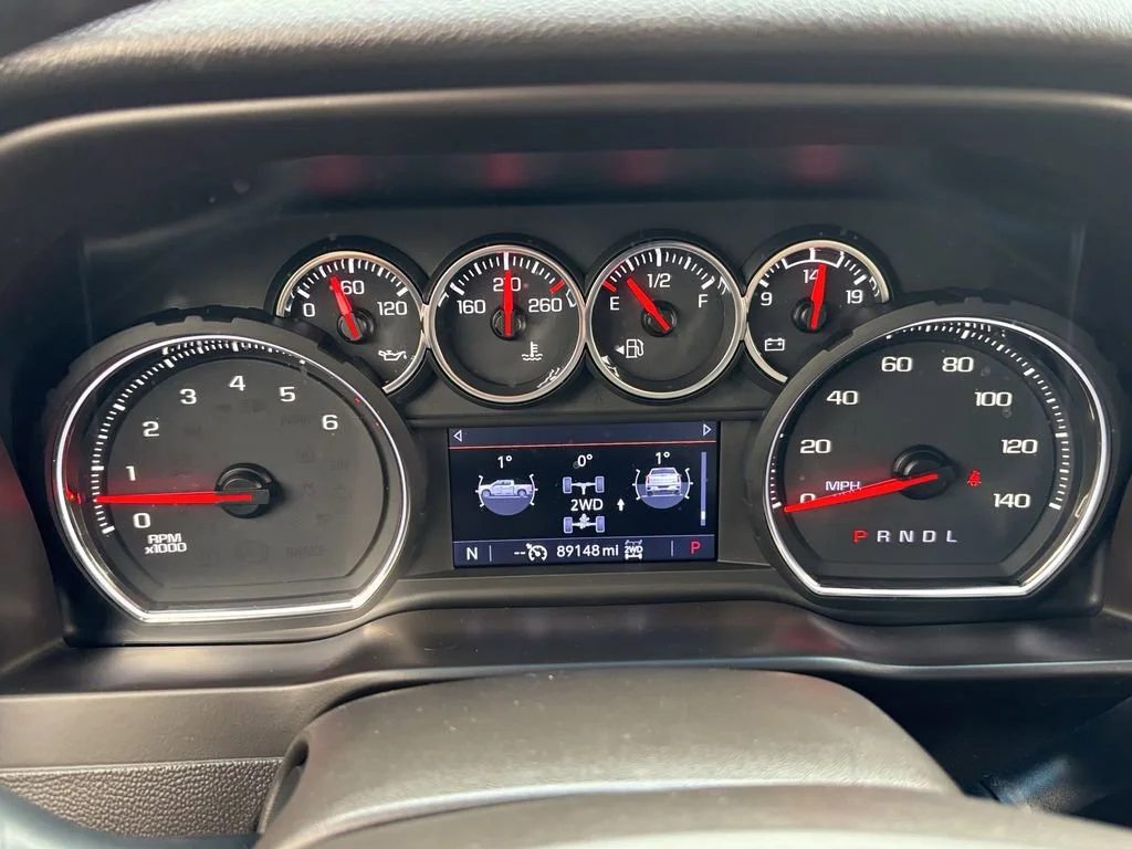 Used 2020 SUMMIT WHITE Chevrolet LT image 26