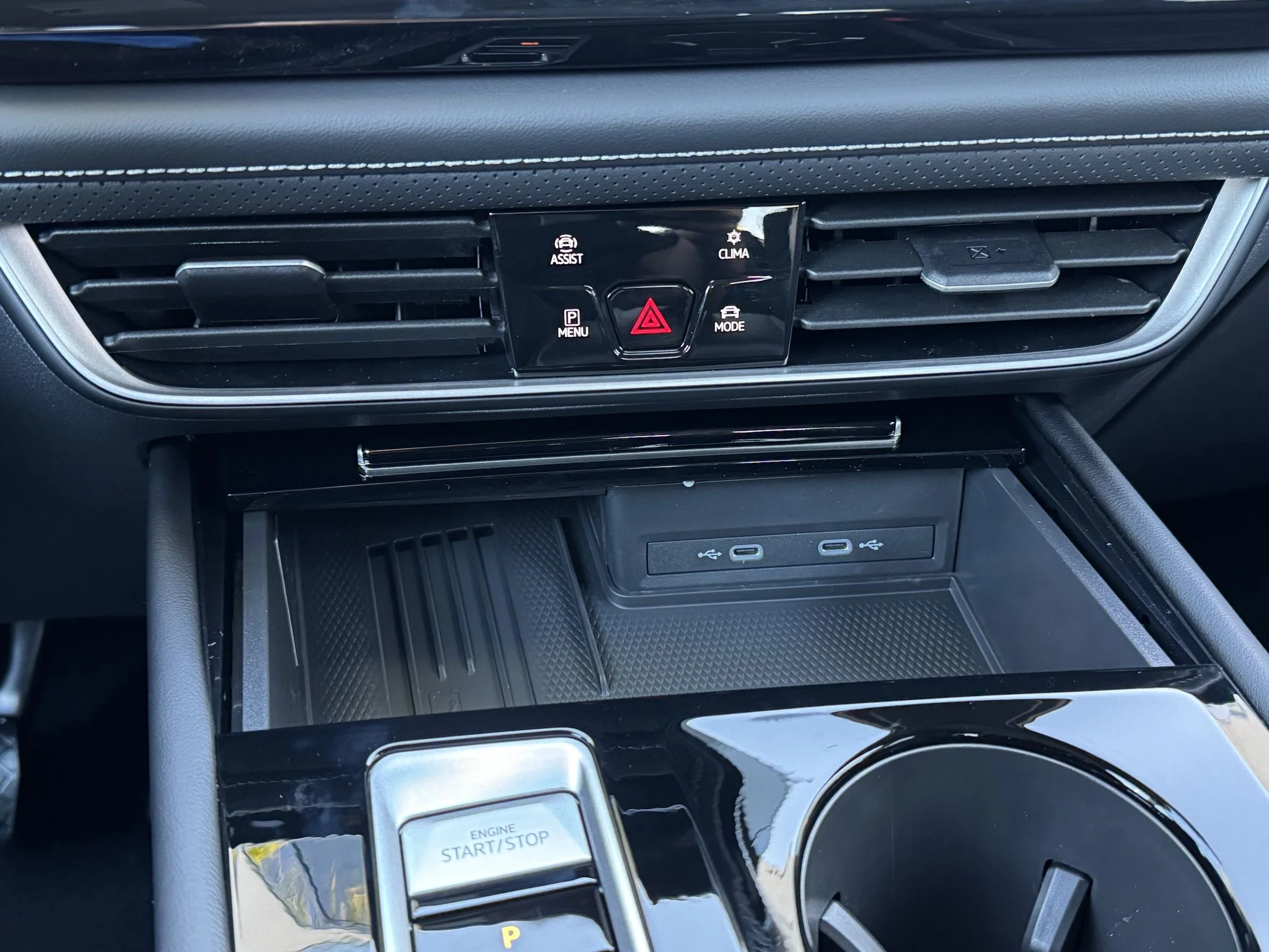 New 2026 Pure Gray Volkswagen 2.0T SE w/Technology image 27