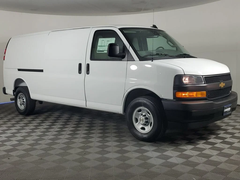 2025 Chevrolet Express Cargo Work Van - Photo 3