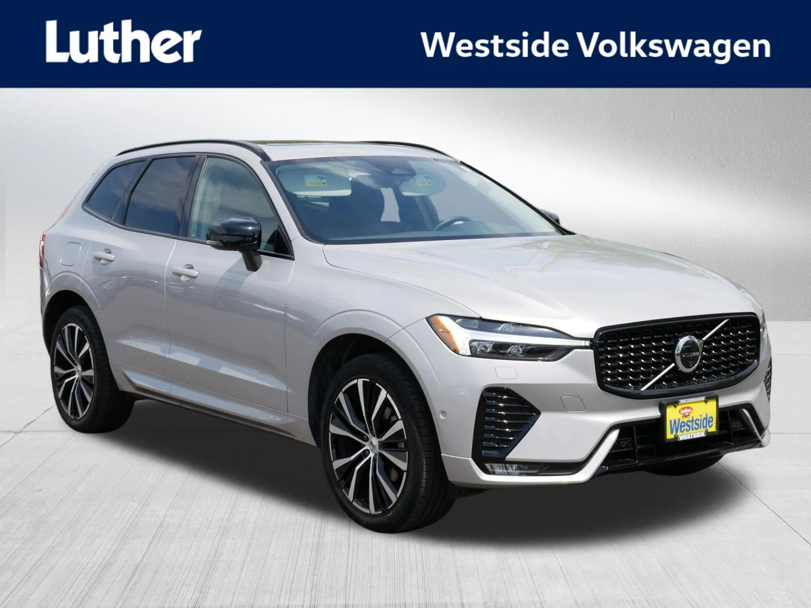 2025 Volvo XC60 B5 Plus Dark AWD's photo