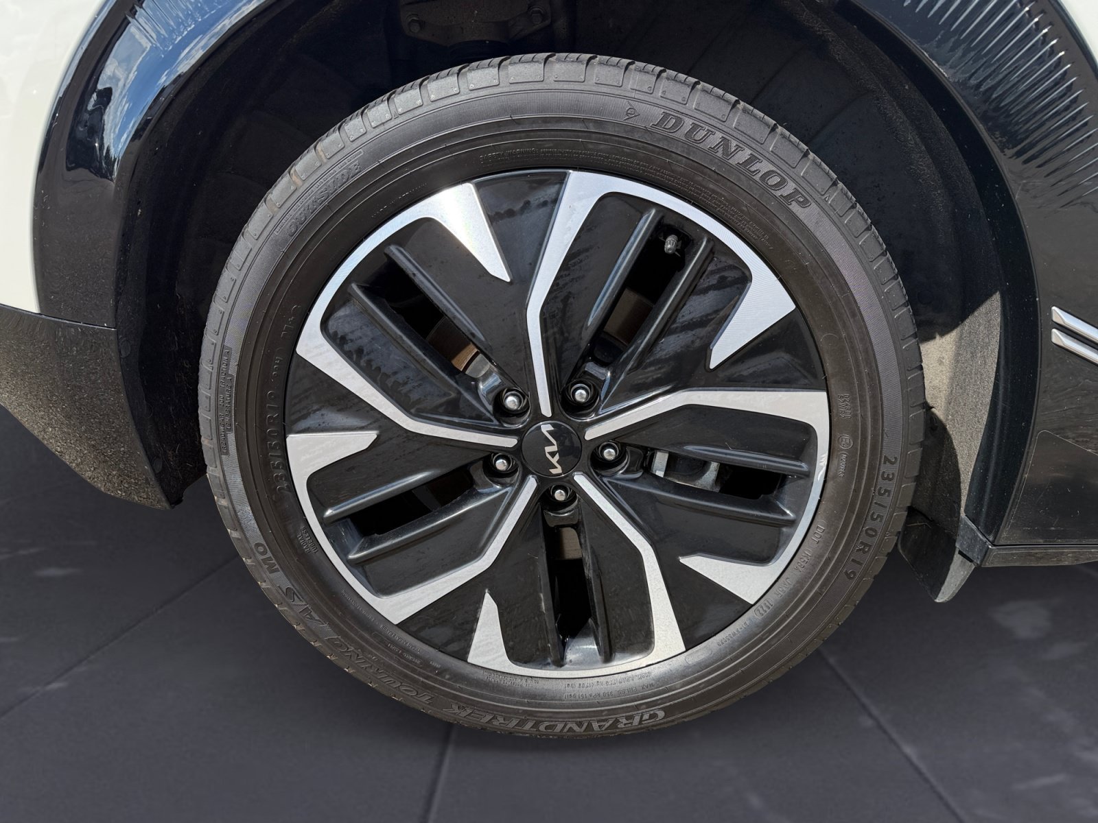 Used 2023 Glacier Kia Wind image 45