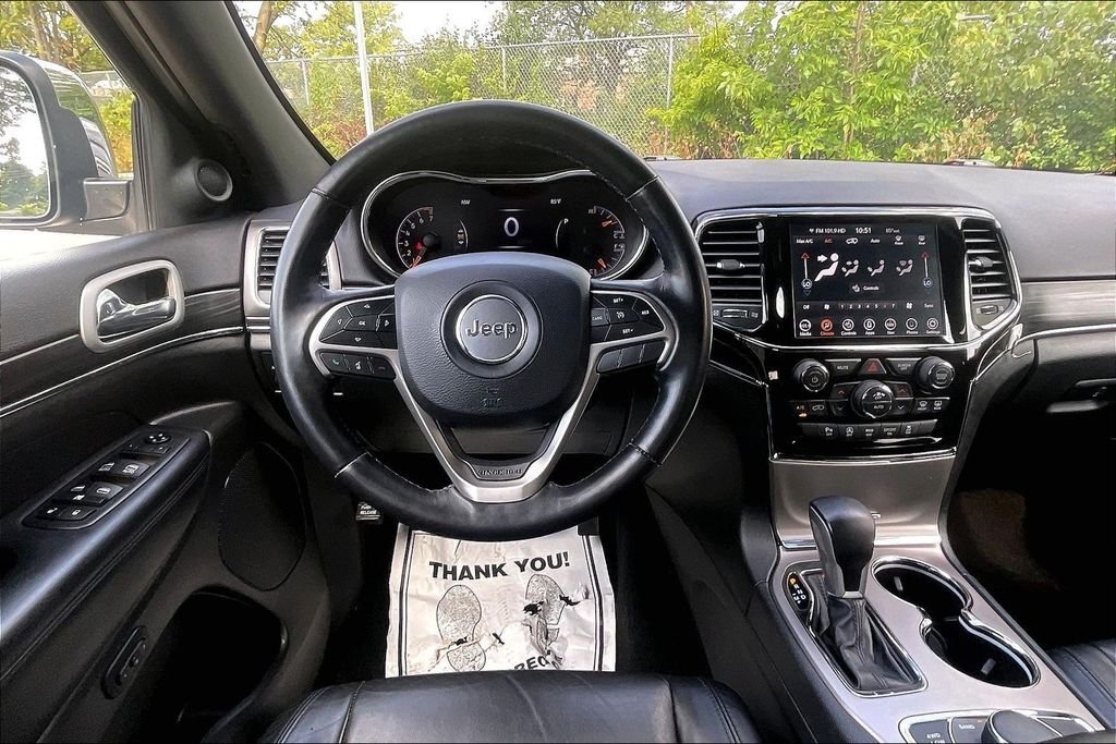 Used 2021 Silver Jeep Limited image 4