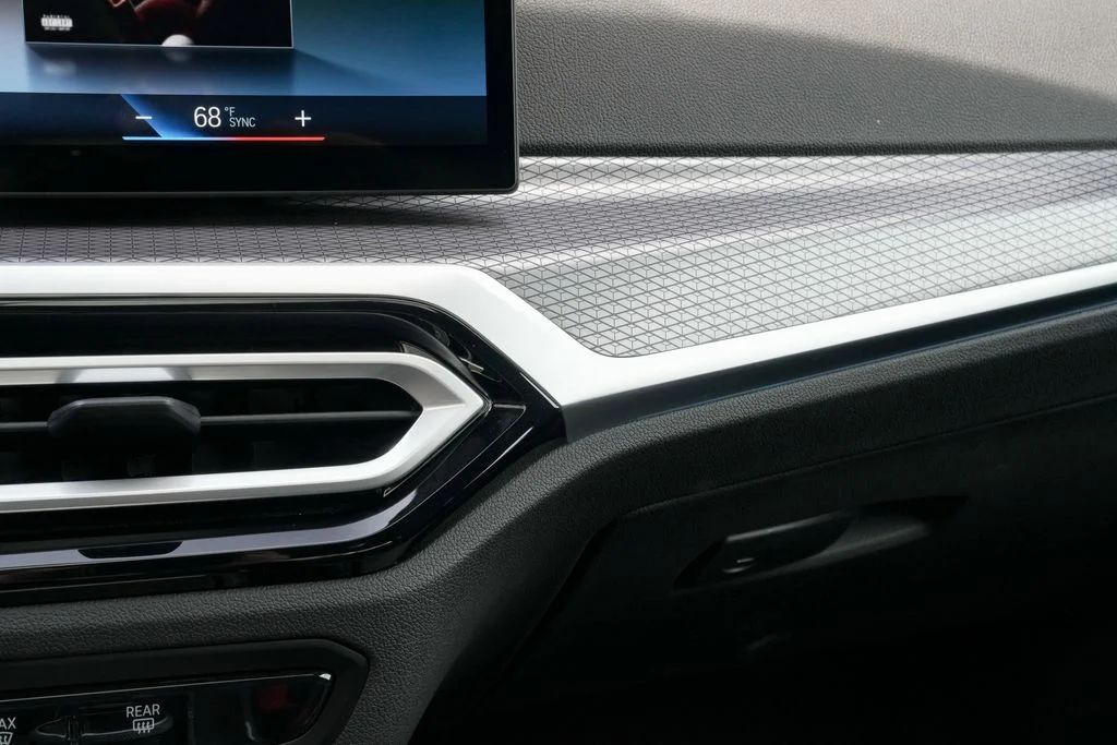 2024 BMW 3 Series 330i - Photo 32