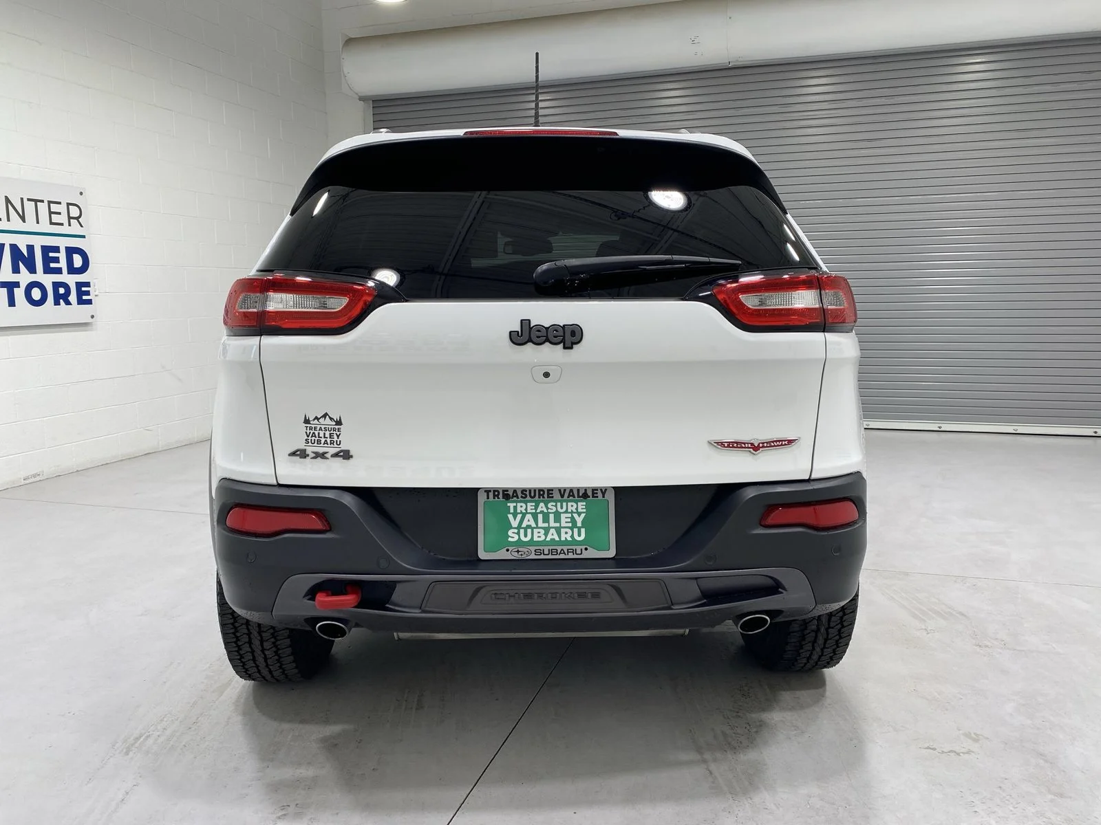 Used 2018 White Jeep Trailhawk image 7