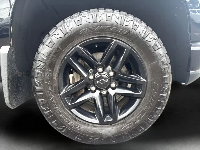 Used 2019  Chevrolet LT Trail Boss image 31