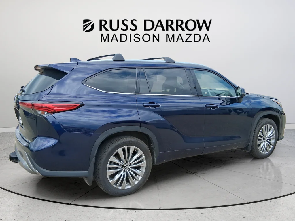 Used 2023  Toyota Platinum image 5