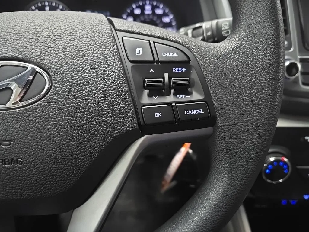 Used 2018 Gray Hyundai SE image 20