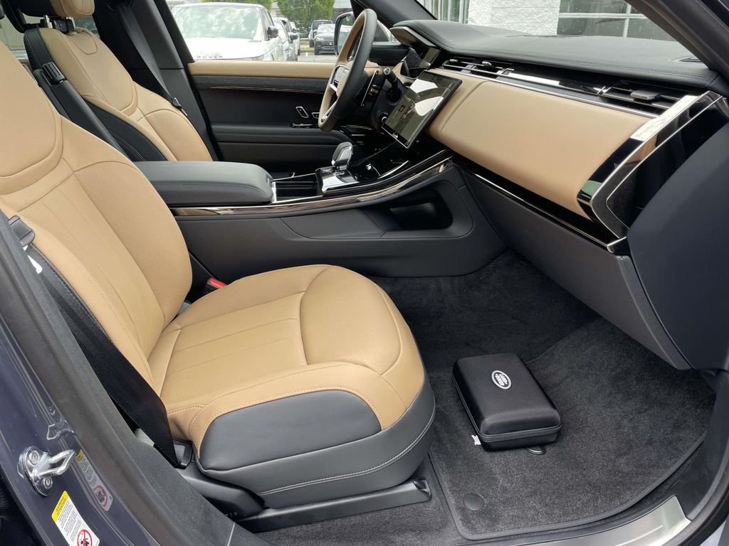 New 2026 Varesine Blue Land Rover Dynamic SE image 20