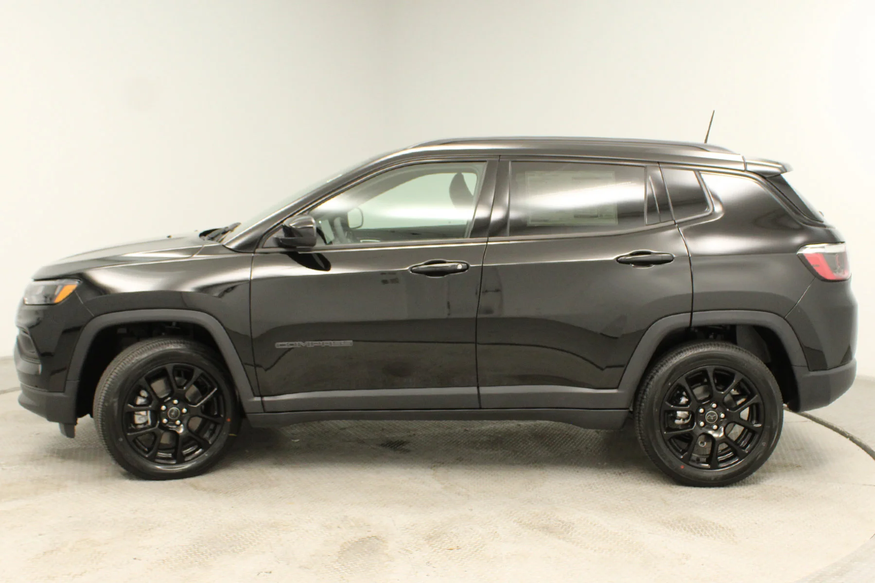 2025 Jeep Compass Latitude - Photo 24