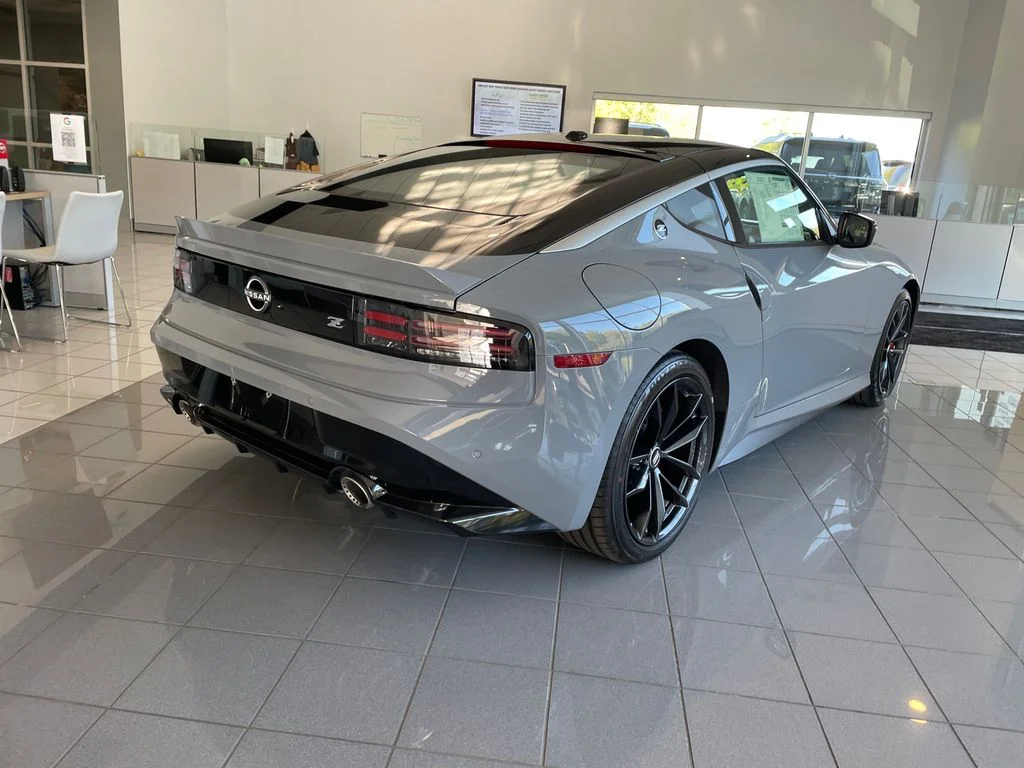 New 2026 Boulder Gray Pearl / Super Black Two-tone Nissan Performance image 5