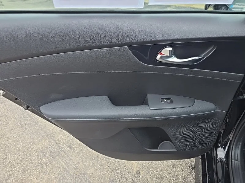 Used 2023 Black Kia GT-Line image 27