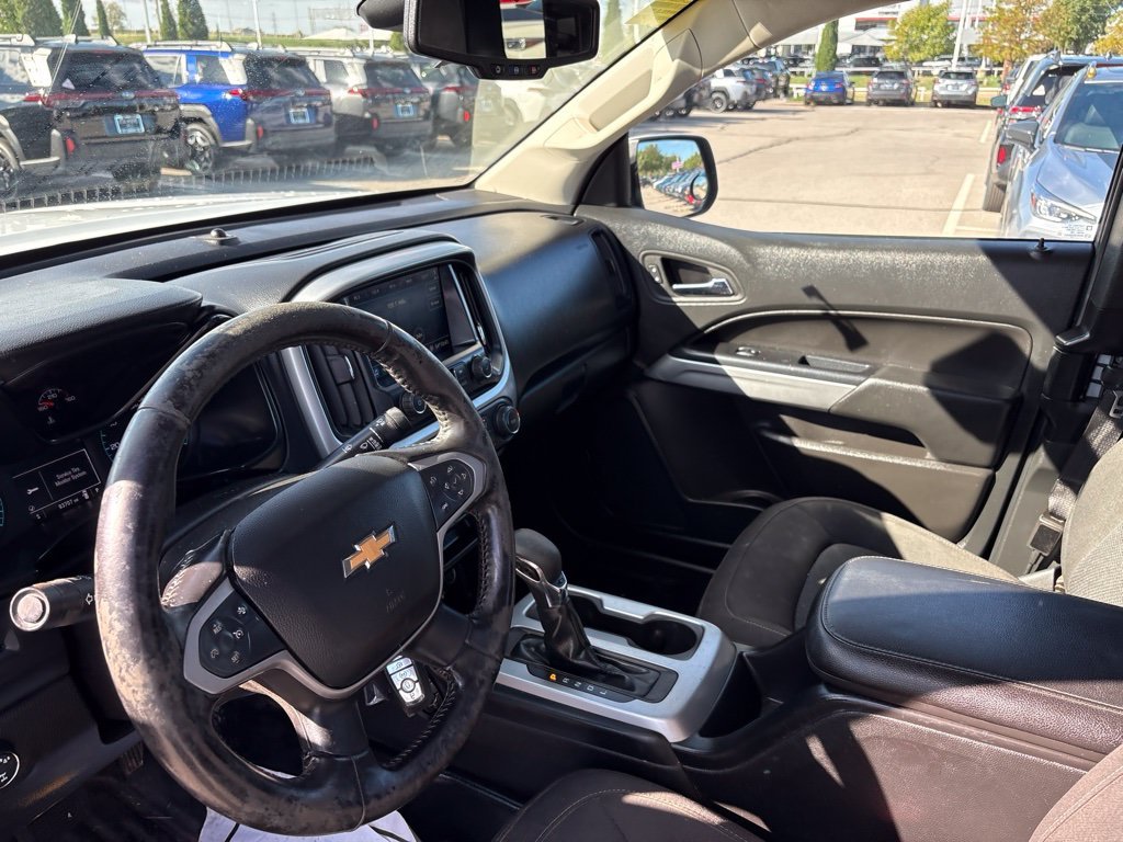 Used 2022 White Chevrolet LT image 4
