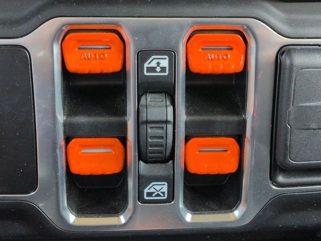 Used 2023 Black Jeep Sport S image 25