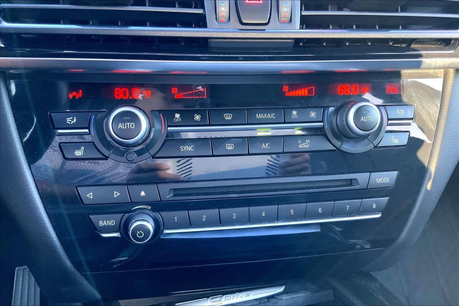 Used 2018 Alpine White BMW xDrive40e iPerformance image 33