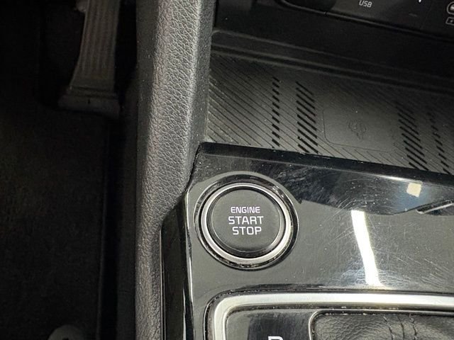 Used 2023 White Kia EX image 27
