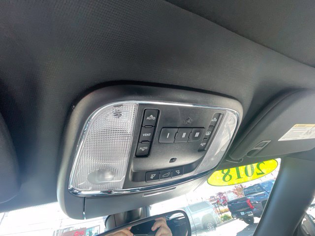 Used 2018 Diamond Black Jeep Limited image 26