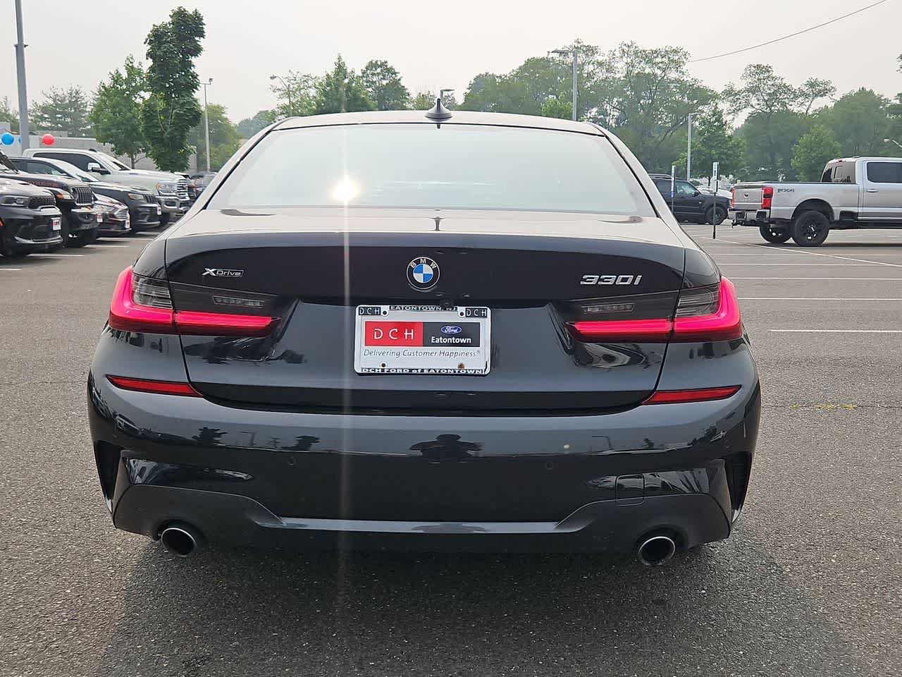 Used 2021 Black Sapphire Metallic BMW 330i xDrive image 29