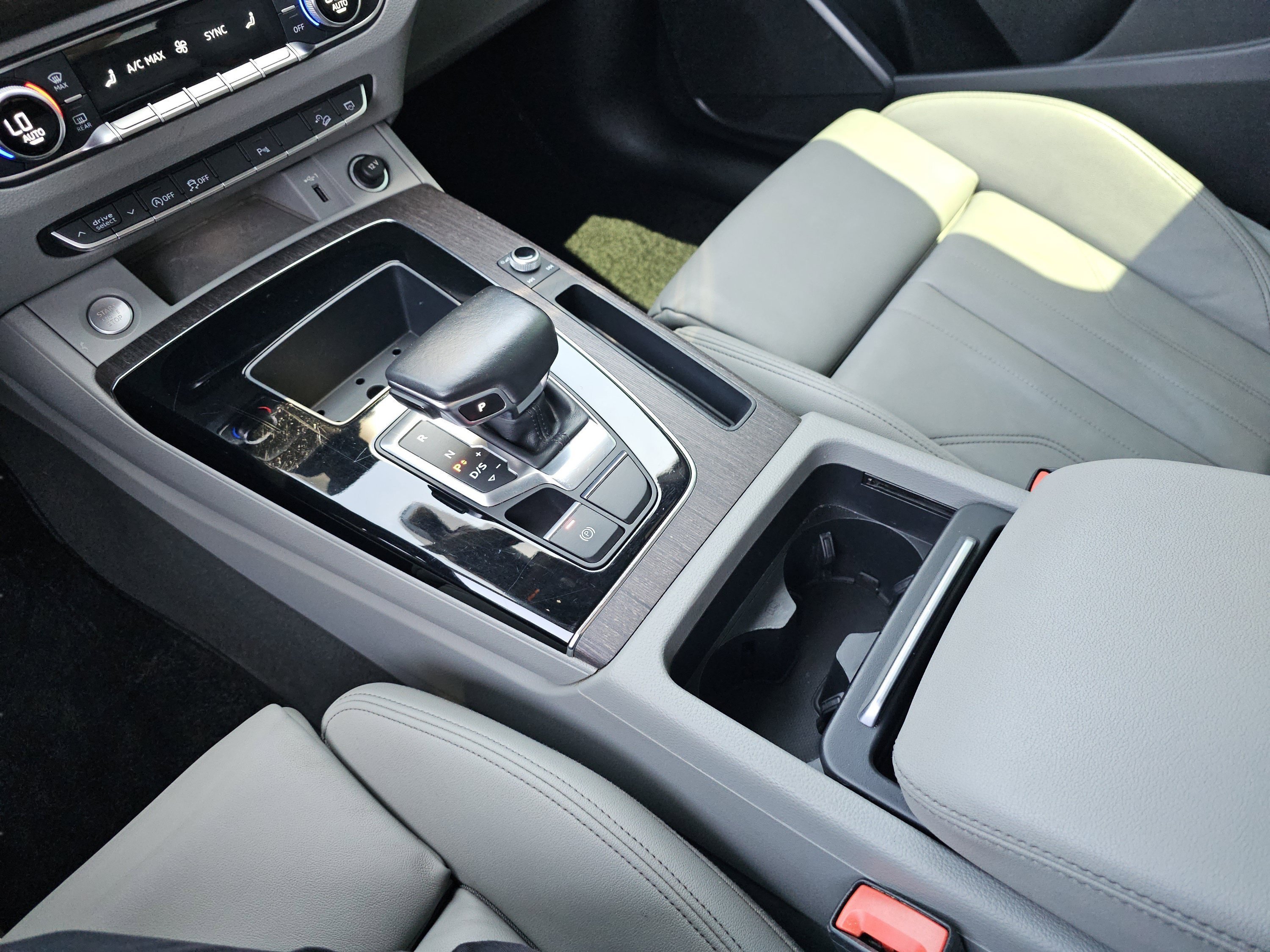 Used 2022 Black Metallic Audi 45 S line Premium image 33