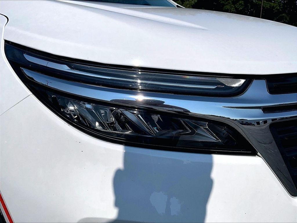 Used 2023 White Chevrolet LT image 33