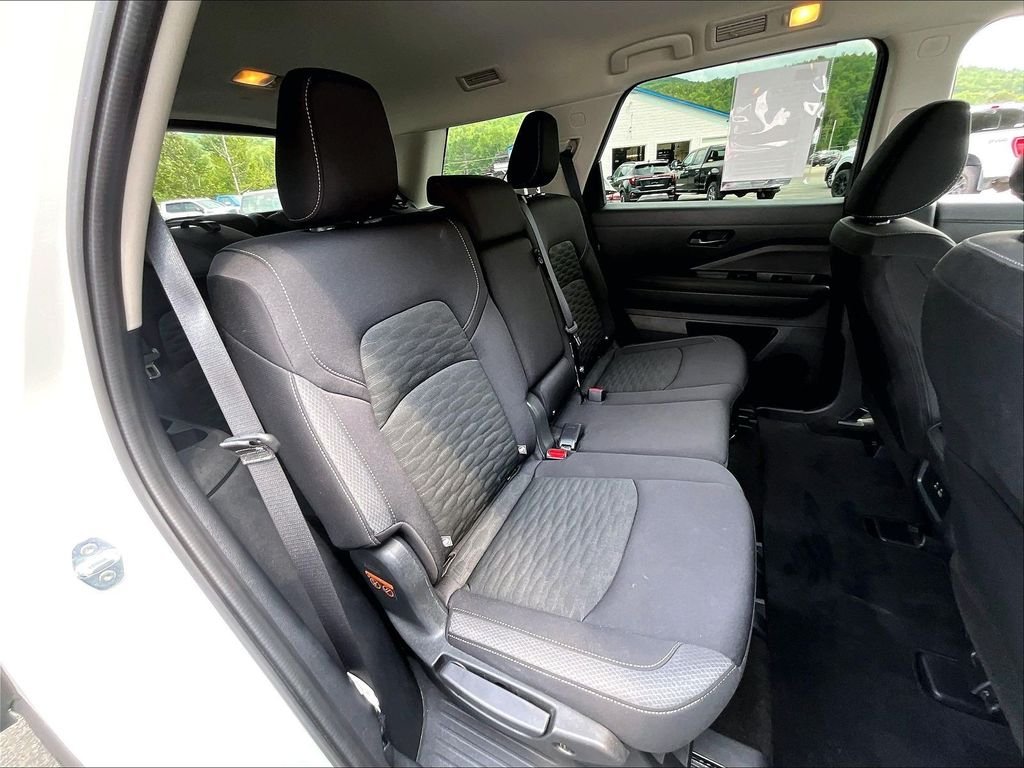 Used 2025 Glacier White Nissan SV image 16