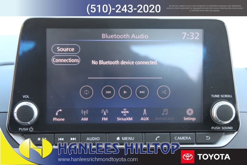 Used 2021 White Nissan 2.5 SR image 22