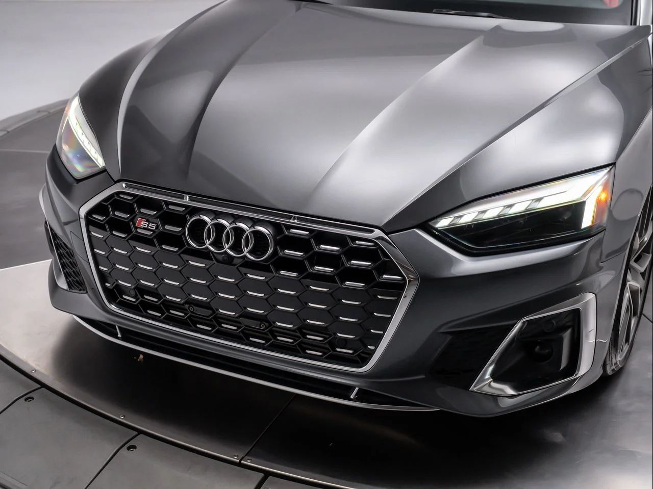 Used 2024 DAYTONA GRAY PEARL EFFECT Audi Premium Plus TFSI quattro Tiptronic image 17