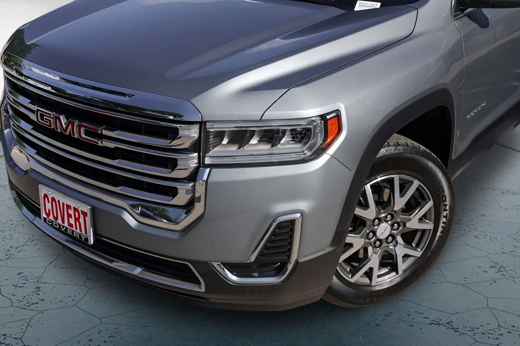 Used 2023 Silver GMC SLE image 3