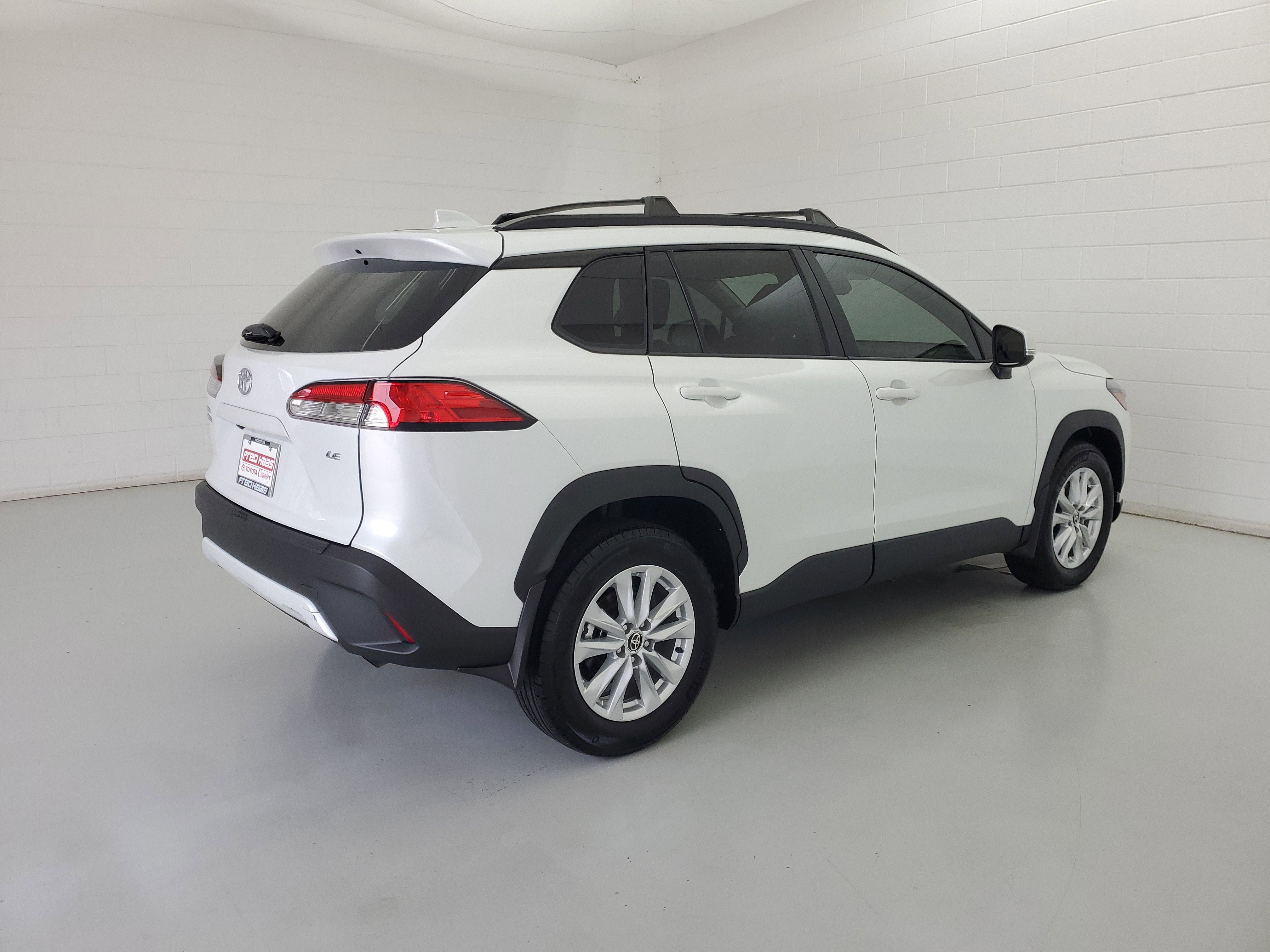 Used 2024 Wind Chill Pearl Toyota LE image 5