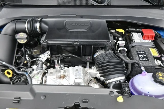 New 2026 Hydro Blue Pearlcoat Jeep Latitude image 20