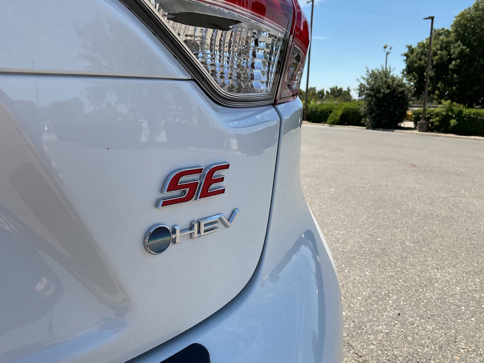 Certified Used 2025 Ice Toyota Hybrid SE image 10