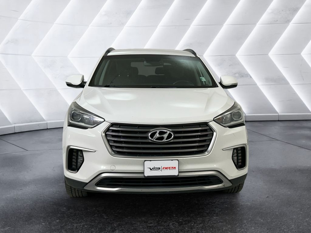 Used 2019 White Hyundai SE image 2