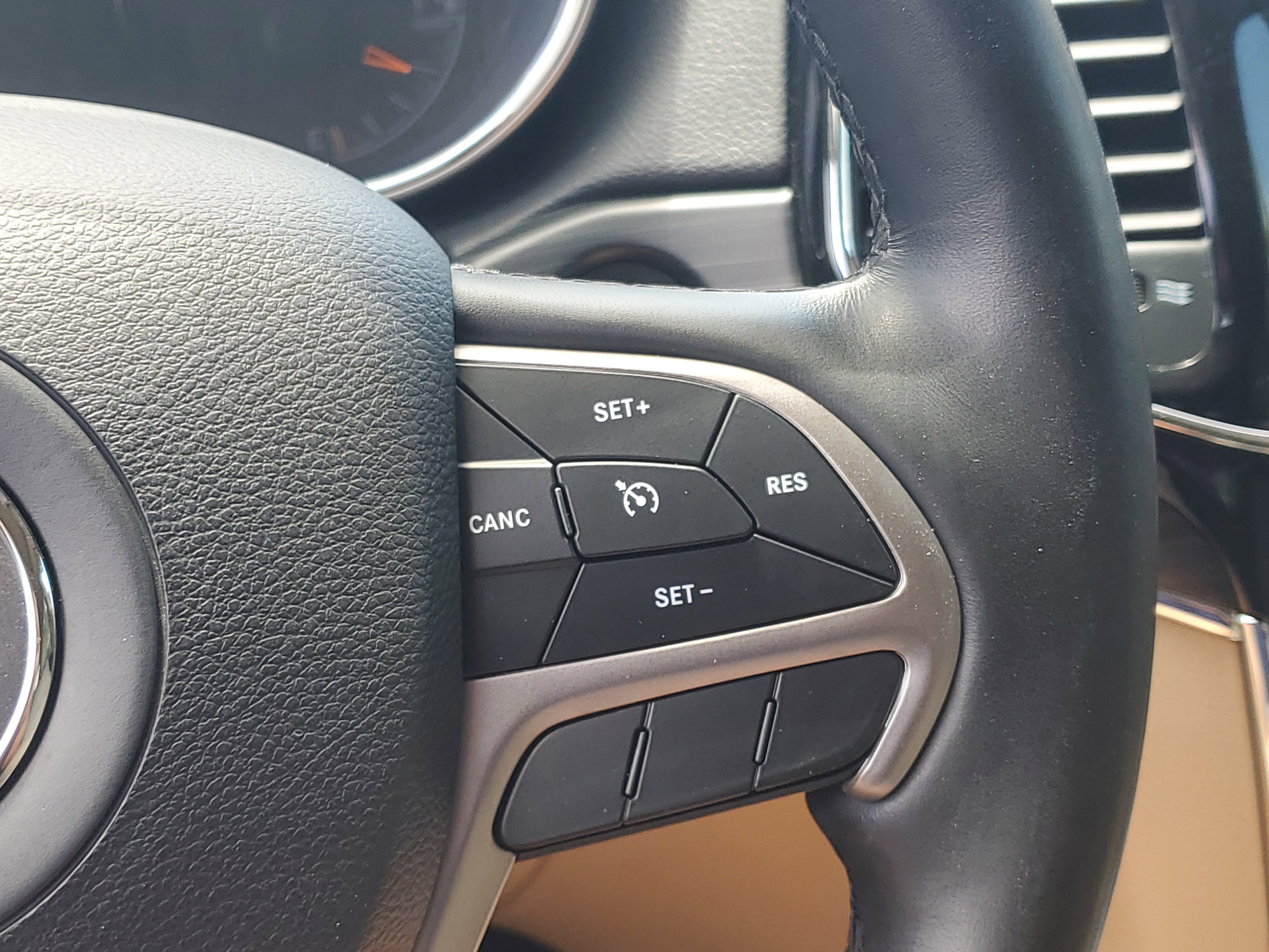 Used 2020 Velvet Red Pearlcoat Jeep Limited image 25