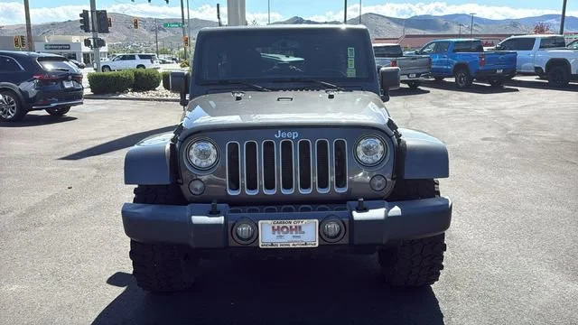 Used 2018 Gray Jeep Sahara 4x4 image 8