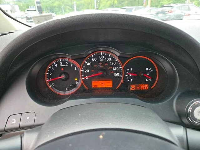 Used 2009 White Nissan 2.5 S image 32